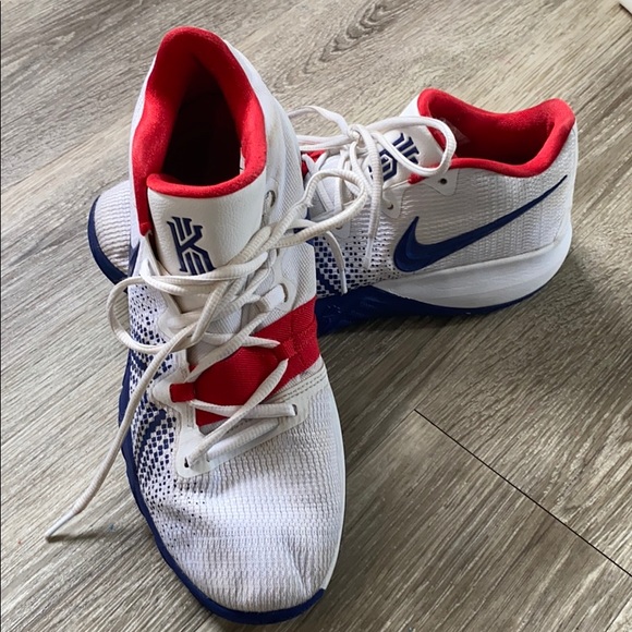 kyrie irving shoes nike zoom